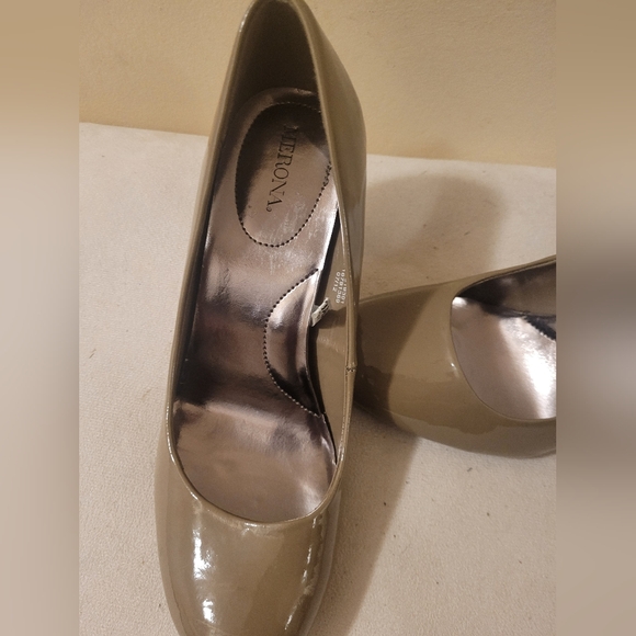 Merona Beige Patent Leather Heels Pumps Shoes Women's Size 9 - Picture 3 of 14